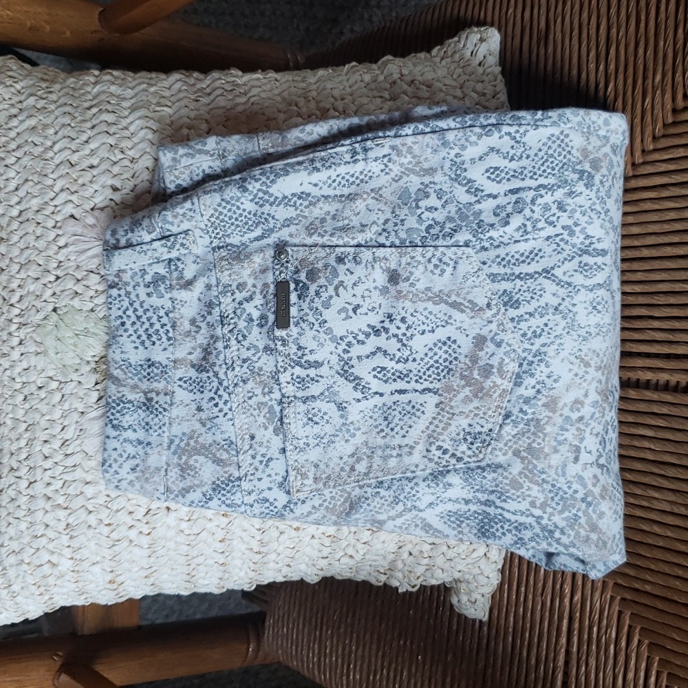 Chico's snake print so slimming girlfriend ankle jeans, size 8R